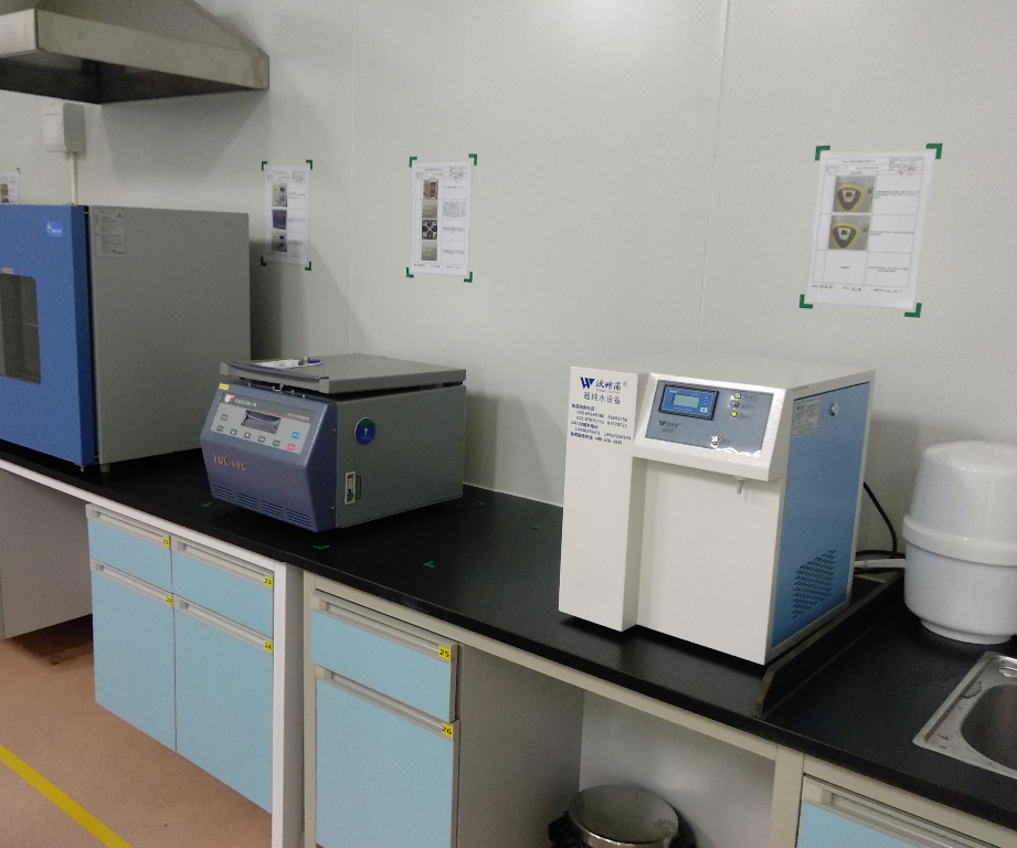 實(shí)驗(yàn)室超純水機(jī)安裝圖片 實(shí)驗(yàn)室超純水機(jī)安裝圖片